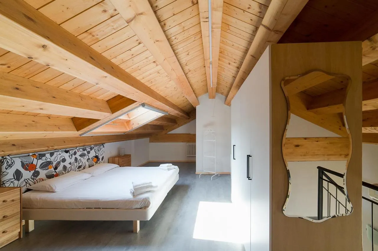 Hbhall Residenze Darsena Милан Италия